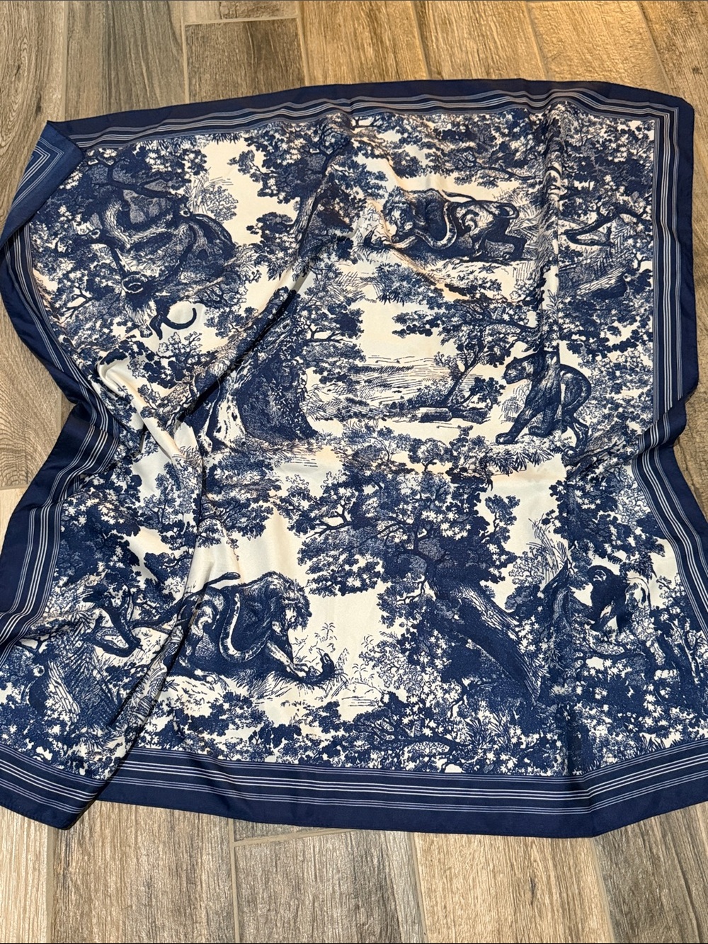 💙 BLUE PRINT LARGE SQUARE SCARF 💙